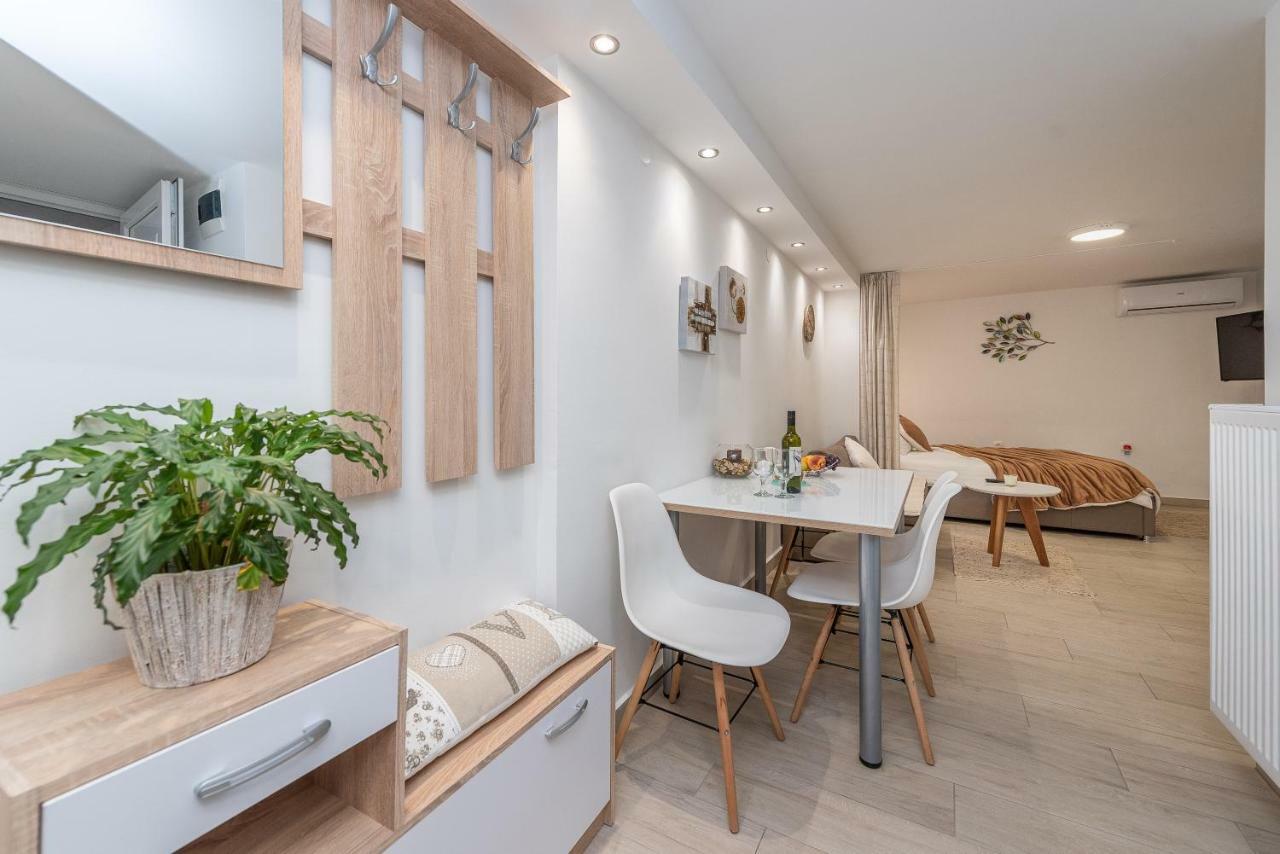 Apartments Luky ザダル エクステリア 写真
