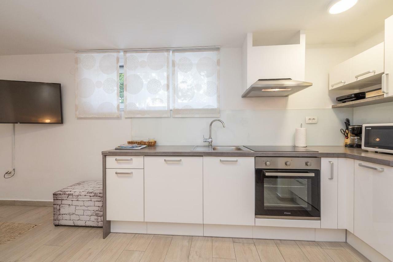 Apartments Luky ザダル エクステリア 写真