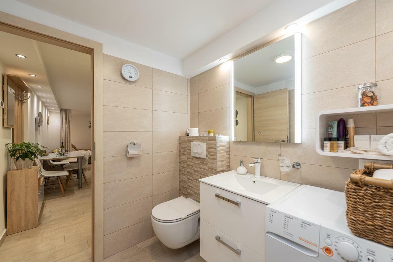Apartments Luky ザダル エクステリア 写真