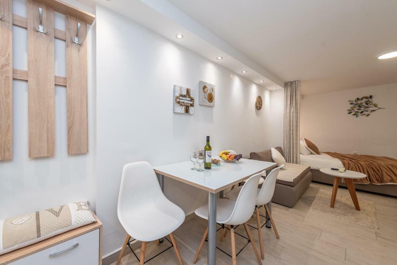 Apartments Luky ザダル エクステリア 写真