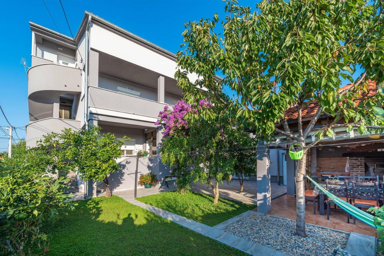 Apartments Luky ザダル エクステリア 写真